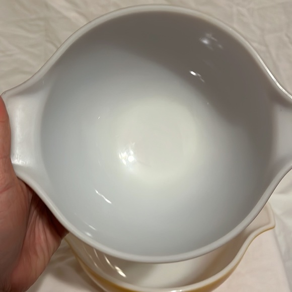 Two Pyrex bowls - Picture 6 of 11